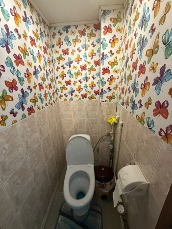 Купить трехкомнатную квартиру в Микрорайоне 8-й, Элиста в Элисте. Вариант № 8849283, 8, площадь -  квм, цена 4600000 рублей