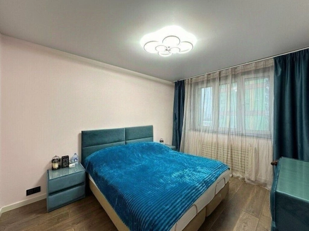 Купить квартиру в Москве. Вариант № 3224759, 8, площадь - квм, цена 25000000.0000 рублей