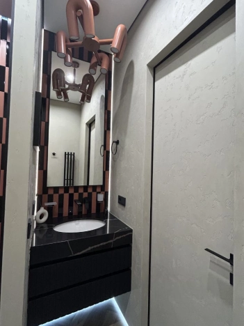 Купить двухкомнатную квартиру в Ростовской области. Вариант № 8464926, 13, площадь -  квм, цена 17800000 рублей