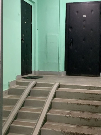 Купить трехкомнатную квартиру в ЮЗАО в Москве. Вариант № 45242, 4, площадь -  квм, цена 17500000 рублей