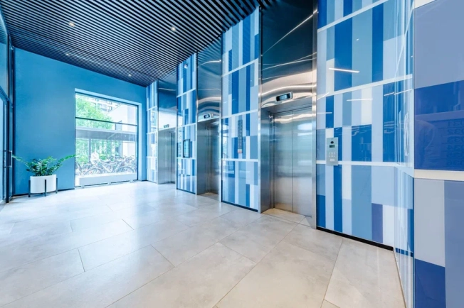 Купить однокомнатную квартиру на вторичке у метро Проспект Ветеранов в Санкт-Петербурге. Вариант № 6565, 24, площадь -  квм, цена 14100000 рублей