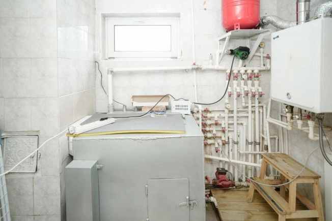 Купить коммерческую недвижимость в Омске. Вариант № 46073, 15, площадь -  квм, цена 26000000 рублей