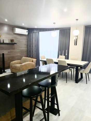 Купить квартиру на улице Университетский проспект в Волгограде. Вариант № 10162613, 5, площадь -  квм, цена 11600000 рублей