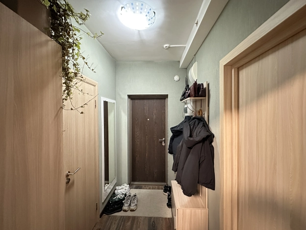 Купить однокомнатную квартиру в Санкт-Петербурге. Вариант № 9902907, 14, площадь -  квм, цена 9990000 рублей