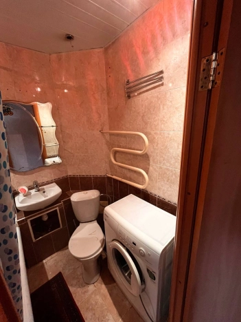 Купить квартиру на вторичке в Иркутске. Вариант № 7627345, 11, площадь -  квм, цена 4150000 рублей