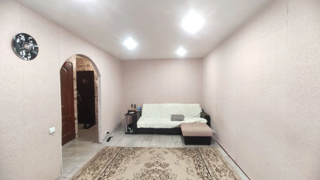 Купить однокомнатную квартиру на улице Школьная в Калужской области. Вариант № 21746, 1, площадь -  квм, цена 2150000 рублей