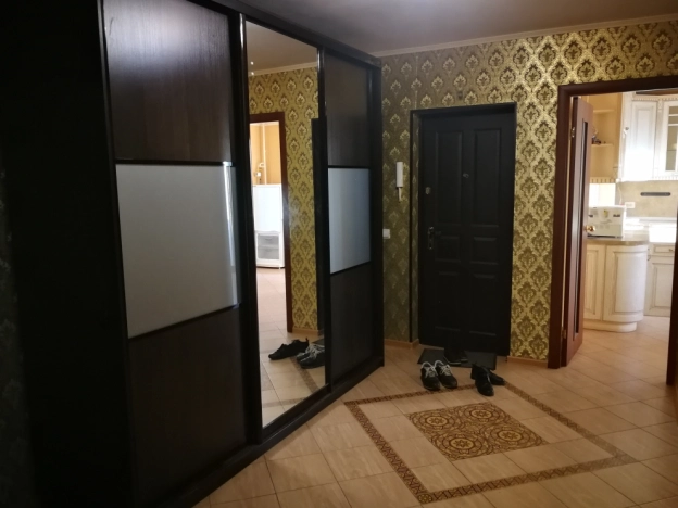 Купить трехкомнатную квартиру на вторичке в Республике Башкортостан. Вариант № 1815, 4, площадь -  квм, цена 6690000 рублей