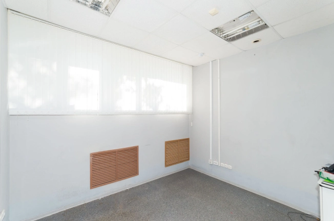 Купить коммерческую недвижимость свободного назначения в Тобольске. Вариант № 3900, 16, площадь -  квм, цена 16000000 рублей