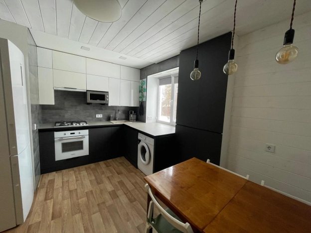 Купить квартиру на улице Ленина в Тюменской области. Вариант № 8493566, 5, площадь -  квм, цена 3580000 рублей