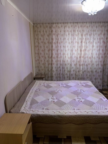 Снять квартиру в Тобольске. Вариант № 10425235, 6, площадь -  квм, цена 80000 рублей