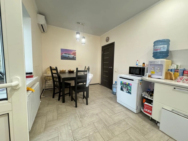 Купить двухкомнатную квартиру на вторичке в Микрорайоне 4-й, Элиста в Элисте. Вариант № 35894, 5, площадь -  квм, цена 6800000 рублей