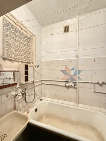 Купить квартиру в районе Красноармейский в Волгограде. Вариант № 7486472, 15, площадь -  квм, цена 2890000 рублей