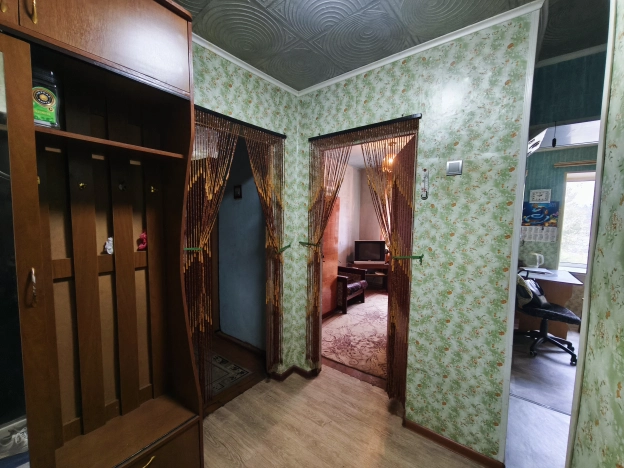 Купить четырехкомнатную квартиру в Приморском крае. Вариант № 7987537, 3, площадь -  квм, цена 6000000 рублей