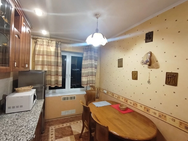 Снять квартиру в Калининграде. Вариант № 10393715, 7, площадь -  квм, цена 40000 рублей