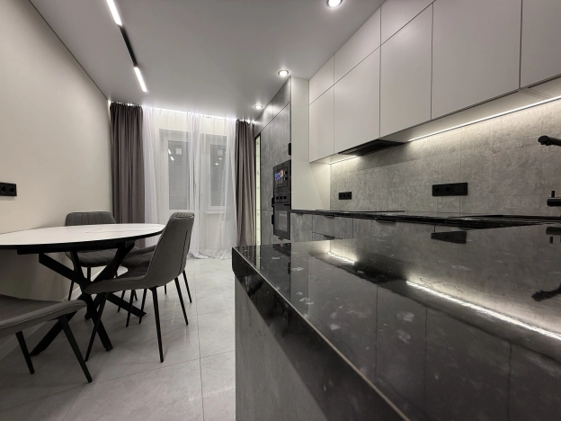 Купить трехкомнатную квартиру на улице Никитская в Владимире. Вариант № 1221127, 7, площадь -  квм, цена 12900000 рублей