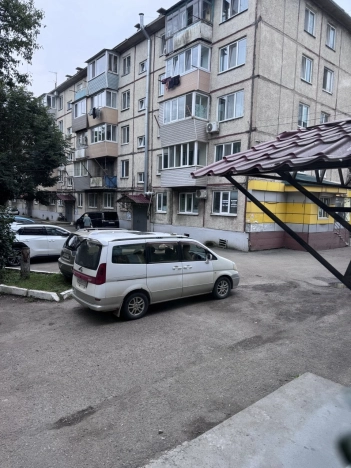 Купить трехкомнатную квартиру в Приморском крае. Вариант № 2988038, 15, площадь -  квм, цена 5870000 рублей