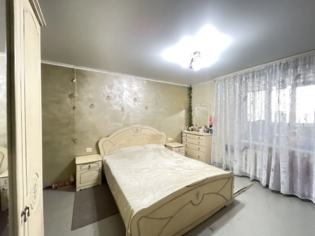 Купить трехкомнатную квартиру в Республике Башкортостан. Вариант № 7686935, 7, площадь -  квм, цена 6200000 рублей