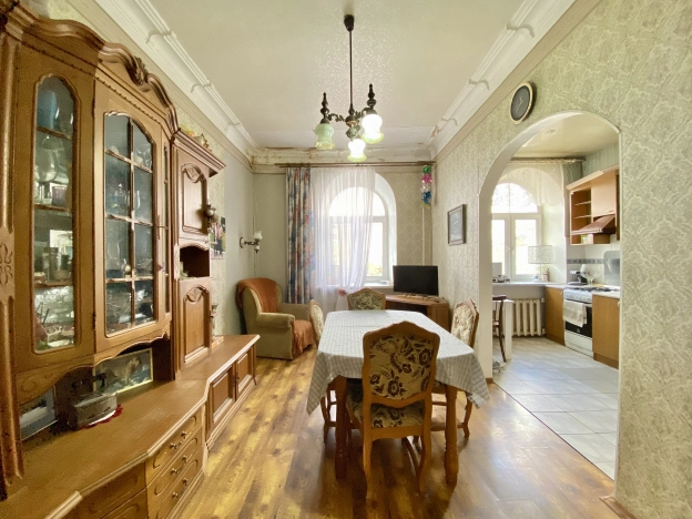 Купить четырехкомнатную квартиру в Смоленской области. Вариант № 41300, 10, площадь -  квм, цена 17590000 рублей