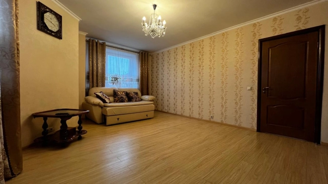 Купить трехкомнатную квартиру в Одинцове. Вариант № 10091229, 13, площадь -  квм, цена 10000000 рублей