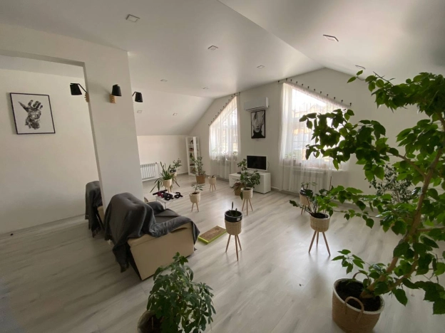 Купить дом на улице Белокаменная в Улан-Удэ. Вариант № 30657, 26, площадь -  квм, цена 23000000 рублей