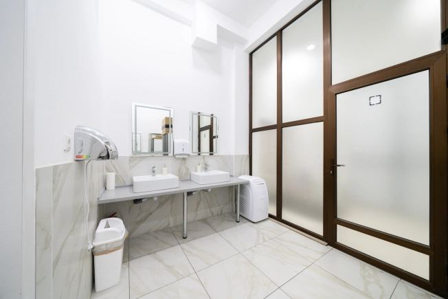 Купить офисы в Москве. Вариант № 48384, 33, площадь -  квм, цена 117000000 рублей