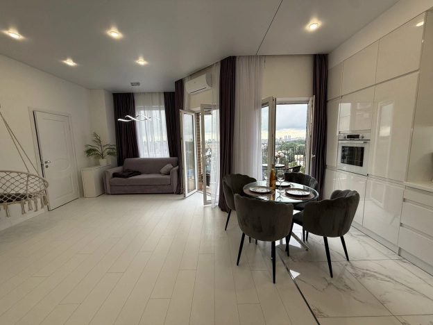 Снять квартиру в районе Ленинградский в Калининграде. Вариант № 9045738, 5, площадь -  квм, цена 75000 рублей