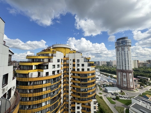 Купить четырехкомнатную квартиру на вторичке в Московской области. Вариант № 820646, 37, площадь - квм, цена 64690000 рублей