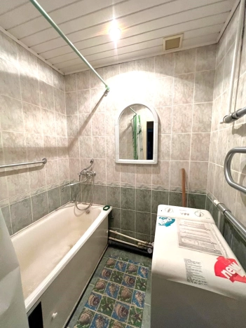 Купить трехкомнатную квартиру в Калуге. Вариант № 13431, 5, площадь -  квм, цена 5950000 рублей