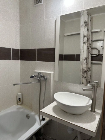 Купить трехкомнатную квартиру у метро Садовая в Санкт-Петербурге. Вариант № 9335664, 12, площадь -  квм, цена 8700000 рублей