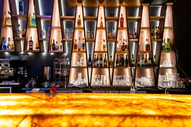 Купить коммерческую недвижимость в Москве. Вариант № 5457017, 19, площадь -  квм, цена 135999999 рублей