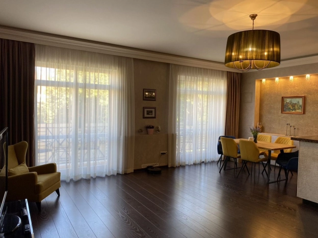 Купить двухкомнатную квартиру на улице Виктора Гакуна в Калининграде. Вариант № 6851087, 3, площадь -  квм, цена 30000000 рублей