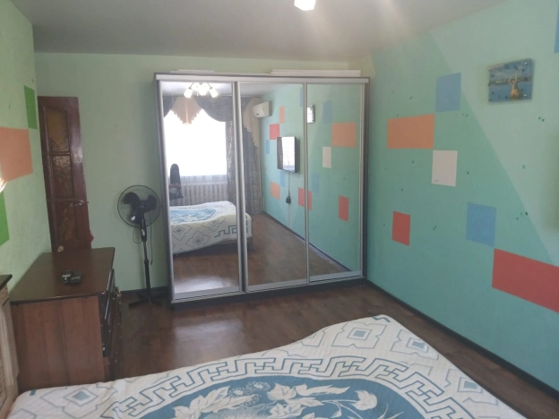 Купить однокомнатную квартиру на улице Кирпичная в Ейске. Вариант № 24410, 3, площадь -  квм, цена 2250000 рублей