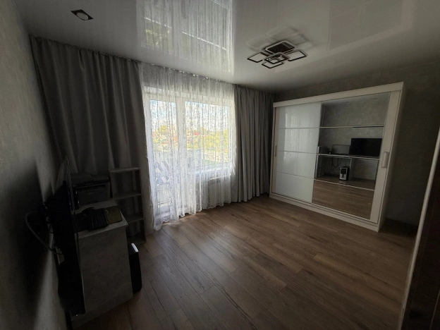 Купить трехкомнатную квартиру в Новосибирске. Вариант № 6148200, 2, площадь -  квм, цена 7200000 рублей