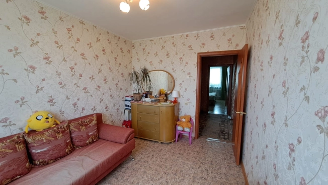 Купить трехкомнатную квартиру на улице Молодёжная в Республике Татарстан (татарстан). Вариант № 9331, 6, площадь -  квм, цена 3500000 рублей