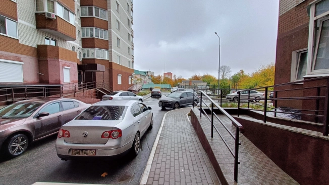 Купить квартиру в Брянской области. Вариант № 6830178, 43, площадь -  квм, цена 10700000 рублей