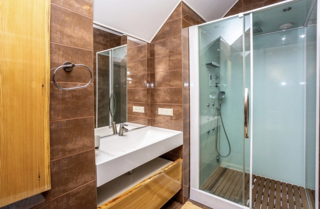 Купить дом в Москве. Вариант № 9156601, 42, площадь - квм, цена 45000000 рублей