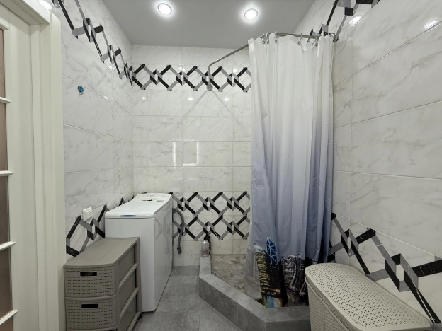 Купить квартиру на улице Дзержинского в Краснодаре. Вариант № 8327991, 8, площадь -  квм, цена 5150000 рублей