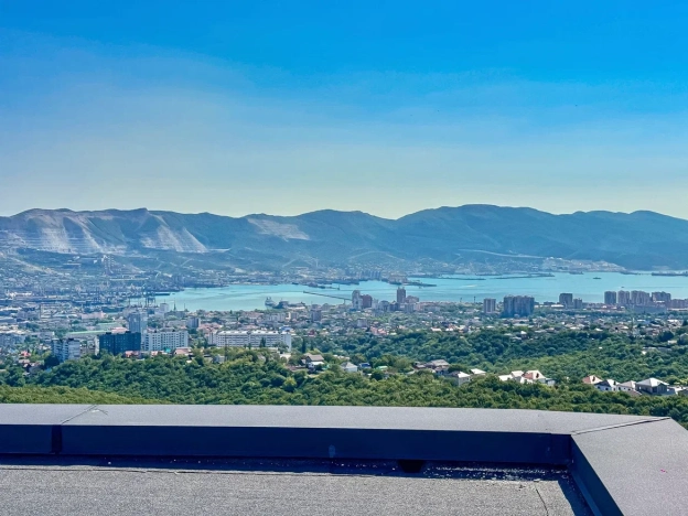 Купить дом на улице Октябрьский переулок в Новороссийске. Вариант № 31409, 46, площадь -  квм, цена 37000000 рублей