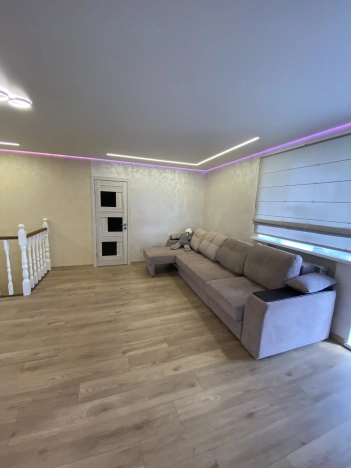 Купить дом в Микрорайоне Порт-Артур в Омске. Вариант № 2482324, 19, площадь -  квм, цена 13500000 рублей