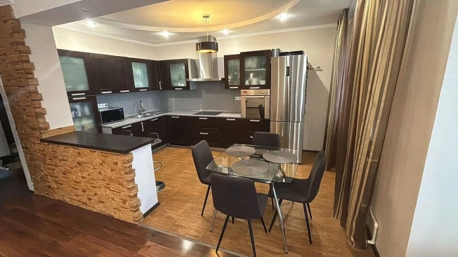 Купить трехкомнатную квартиру в районе Кировский в Ростове-на-Дону. Вариант № 2675011, 3, площадь -  квм, цена 12999999 рублей