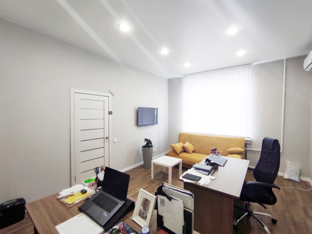 Купить офисы в Омске. Вариант № 60871, 13, площадь -  квм, цена 2990000 рублей