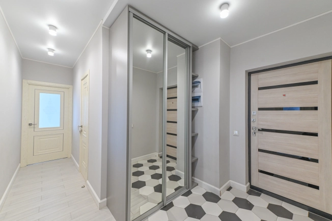 Купить двухкомнатную квартиру в районе Кировский в Ростове-на-Дону. Вариант № 2774180, 13, площадь -  квм, цена 14990000 рублей