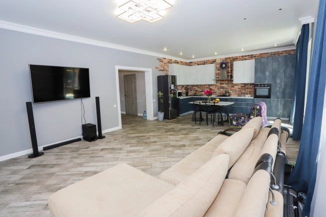 Купить дом на улице Полевая в Краснодаре. Вариант № 2373, 3, площадь -  квм, цена 19500000 рублей