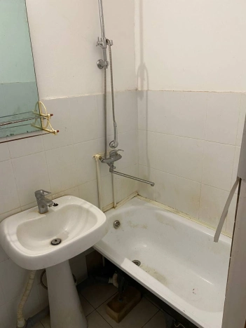 Купить однокомнатную квартиру на вторичке на улице Фабричная в Владимирской области. Вариант № 8856996, 4, площадь - квм, цена 1280000 рублей