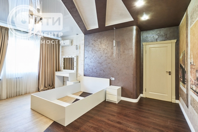 Купить четырехкомнатную квартиру в Воронеже. Вариант № 276585, 17, площадь - квм, цена 20250000 рублей