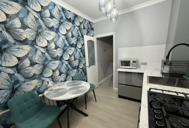 Купить трехкомнатную квартиру на улице 6-я Линия в Ростовской области. Вариант № 6147976, 4, площадь -  квм, цена 6000000 рублей