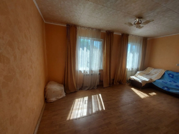 Купить трехкомнатную квартиру на улице Железнякова в Белгороде. Вариант № 37648, 5, площадь -  квм, цена 2000000 рублей