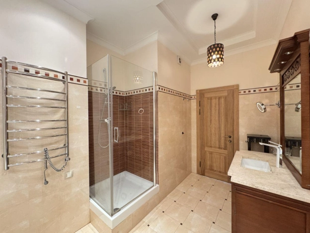 Купить квартиру в Москве. Вариант № 9944975, 28, площадь -  квм, цена 59500000 рублей