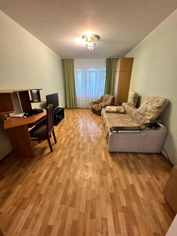 Купить трехкомнатную квартиру в Микрорайоне 8-й, Элиста в Элисте. Вариант № 6882, 0, площадь -  квм, цена 5300000 рублей