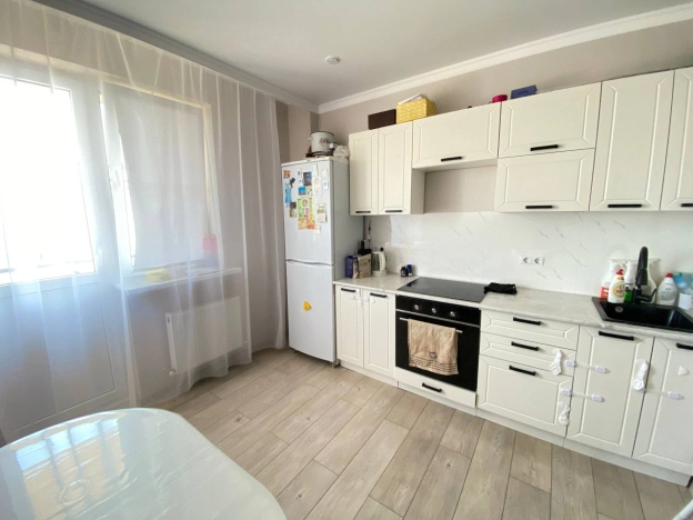 Купить двухкомнатную квартиру на улице 50 лет Октября в Краснодарском крае. Вариант № 2953975, 0, площадь -  квм, цена 5380000 рублей